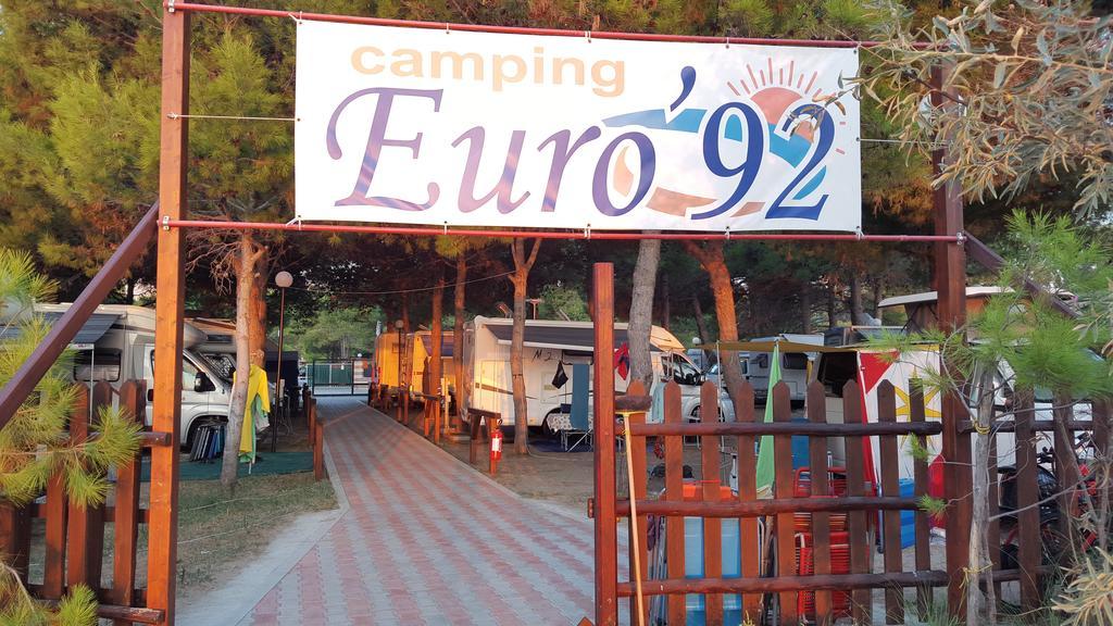 Appartamenti Euro'92 Βιέστε Εξωτερικό φωτογραφία